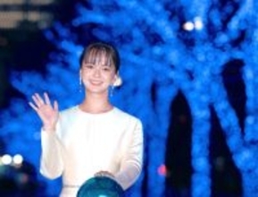 多部未華子　青色のイルミネーションにうっとり「迫力があって幻想的」　クリスマスは「パーティーしたい」