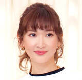 「長男はモデル　紗栄子のクリスマスショットに反響「ステキな息子さん」「そっくり」ロン毛でワイルド」の画像1