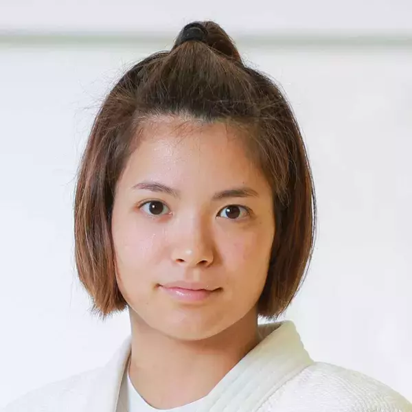 阿部詩が大胆露出！ファンくぎ付け「あら」「モデルさん」「スタイル」「やばい」「わーお」