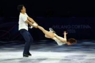 【五輪】「りくりゅう」に大歓声　伝説の大逆転フリー「グラディエーター」のフィニッシュポーズで締める