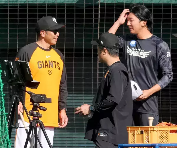 【巨人】岸田行倫、泉口友汰ら巨人ナインが昨季までの同僚右腕と再会