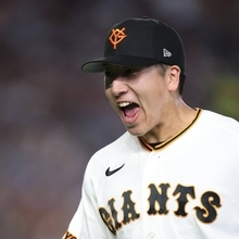 【巨人】大勢が８回復帰　走者背負うも１回０封　内海投手コーチと熱い抱擁「うまく行かないときも誰よりも声をかけてくれた」