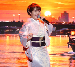 朝花美穂、２８歳バースデーライブに敬愛する市川由紀乃サプライズ登場で涙「最高の誕生日プレゼント」