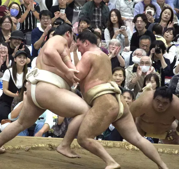 寿之富士、横綱・大の里にぶつかり稽古で胸を借りる　初参加の巡業は「いつもと違うメンバーと相撲を取れるのは楽しい」