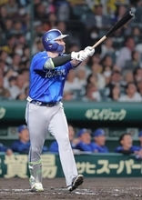 【ＤｅＮＡ】佐野恵太３回先制３ラン「良い場面で打つことができて良かったデスターシャ！」才木の直球をバックスクリーン右へ