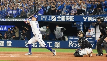 【日本シリーズ】ハマスタ大熱狂　筒香嘉智が８回逆転３ラン　松本裕樹の初球１５３キロ外角低め直球を逆方向へ　これぞ主砲の大仕事「逆転に繋がる一打になってよかったです！」