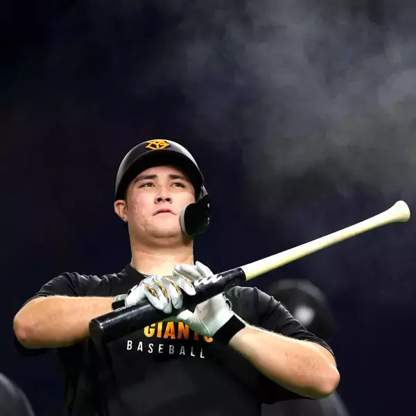 巨人・リチャード「ぜひともジャイアンツから。あわよくば僕」パワーで堅守でキャラで「長嶋茂雄賞」１号へ