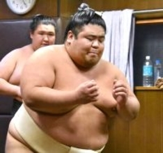 嘉陽、２５年はロンドン公演目前で十両転落　取得したパスポートは「部屋に眠ったまま。来年はパリを目指して頑張りたい」