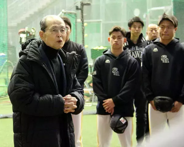 【ソフトバンク】筑後も王貞治会長の訓示からキャンプスタート！Ｓ組の柳田、今宮らも姿見せる