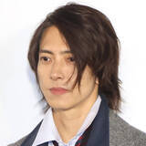 「山下智久、ワイン楽しむ“２つの夜”ショットにファンため息「はぁ～良き」「爆イケ」「どちらも素敵」」の画像1