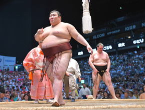 【元大関・琴風の目】賜杯争いの勢いは追う熱海富士にあり…条件は２敗単独トップ・安青錦が優位も相撲内容が受け身　