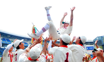 【高校野球】拓大紅陵・片岡拓月が９回逆転３ラン　父子で４番、２４年ぶり夏甲子園導く