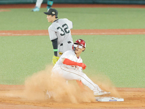 【球宴】楽天・辰己涼介が２日連続の「楽天カードメガネ」　着用のまま盗塁も