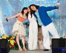 モアナの日本版声優を務めるＭＥ：ＩのＴＳＵＺＵＭＩ「勇気や元気を届けたい」　ＭＯＭＯＮＡのサプライズ登場に感極まり涙