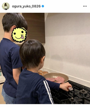 小倉優子、９歳長男＆５歳次男が特製ハンバーガーを手作り！「日に日にレベルアップしてる」
