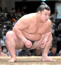 三段目の川副改め花の富士が白星発進　由来は「地元の熊本・宇土市の花園町から」　元十両・花の藤との縁も