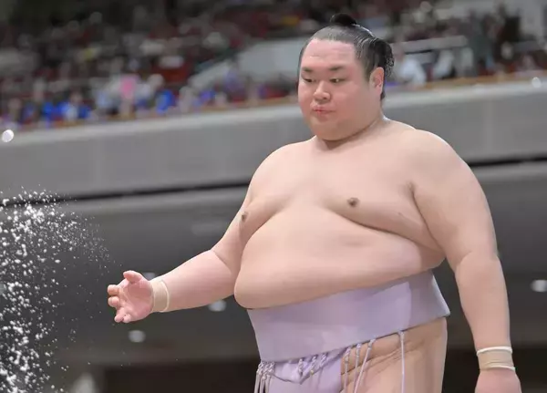 友風　正代に力負けで７敗目　「レベルが上というということだと思います」