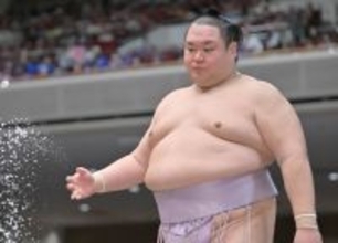 友風　正代に力負けで７敗目　「レベルが上というということだと思います」