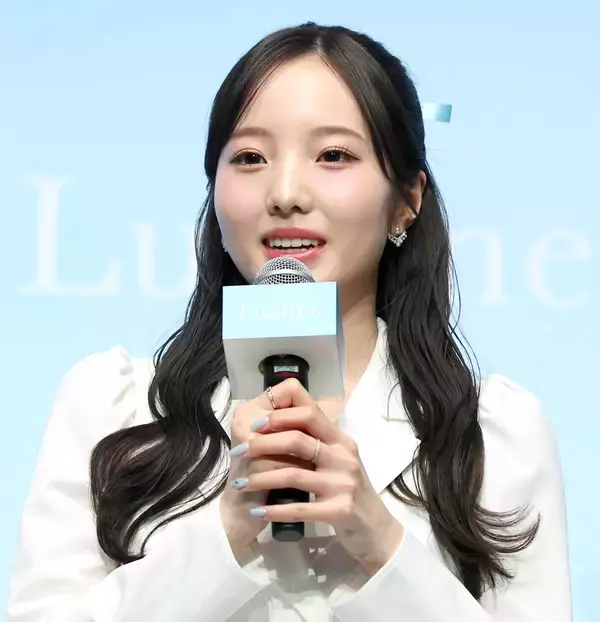 本田真凜さん新プロデュースのコスメブランド「Ｌｕａｒｉｎｅ」発表会「一生使いたいと思うものを」