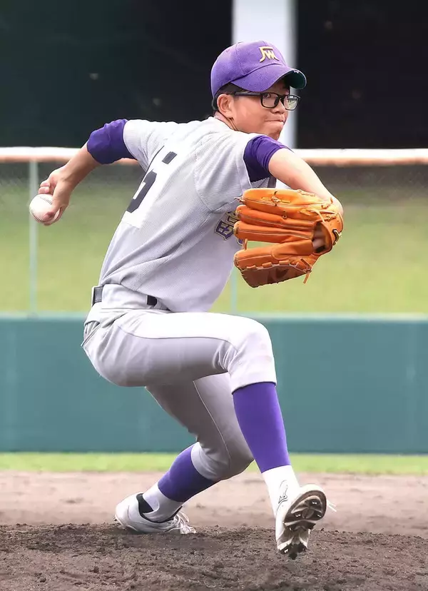 【高校野球】富士宮西の２年生左腕・山崎来人が２回からロングリリーフ　エースの負傷で緊急登板も５回２安打無失点