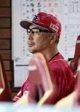 「【楽天】同一カード３連敗で借金今季最多２７　残り２１戦で吉井理人監督が求めるもの「一生懸命やってくれたらそれでいいです」」の画像1
