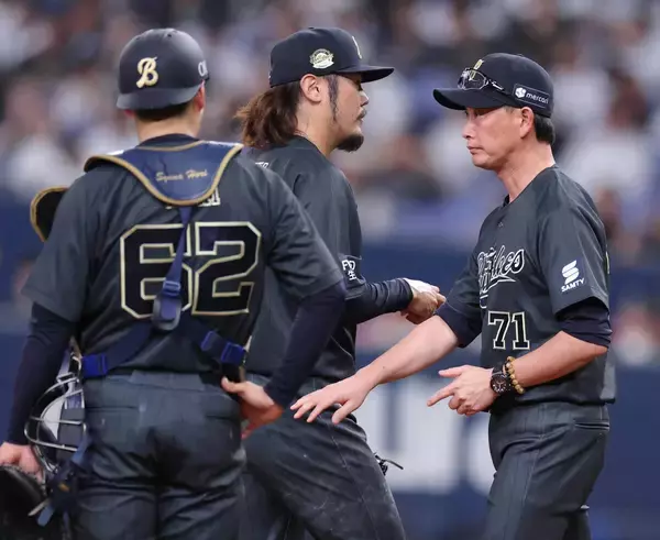 【オリックス】岸田護監督「すべてにおいてレベルが上」「全員が悔しがっている」ソフトバンクに目の前で胴上げ許す