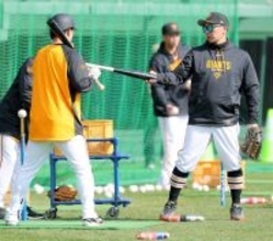 【巨人】阿部監督が２軍キャンプ視察　球場で守備、室内で大田泰示コーチらと打撃チェック