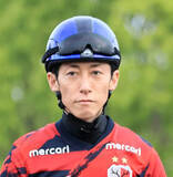 「左足負傷の津村明秀騎手、あす３１日のダービー騎乗は「明日の朝判断します」と師匠の鈴木伸調教師　東京７Ｒで落馬」の画像1