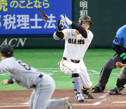 【巨人】佐々木俊輔、バットを折りながら執念の適時打「先っぽに当たりながら前に飛んでくれたので…バットに感謝」