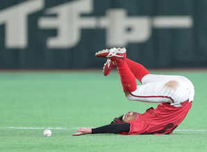 【広島】名手が痛恨の失策　菊池涼介「同じ打球は一つもない。対応するのが野手」６回に反撃ソロも「もっと早くチャンスを」