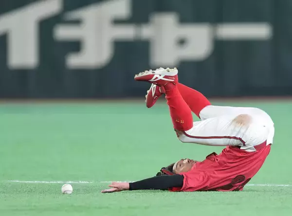 【広島】名手が痛恨の失策　菊池涼介「同じ打球は一つもない。対応するのが野手」６回に反撃ソロも「もっと早くチャンスを」