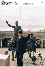 ３６歳を迎えた山田裕貴、全身黒コーデのイケイケショット！「写真集のよう」「私の中では一番の俳優」祝福の声続々