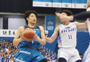 京都ハンナリーズ、連勝４でストップ　シーホース三河に追い上げ及ばず今季２敗目　伊佐ＨＣ体制初の５連勝を逃す