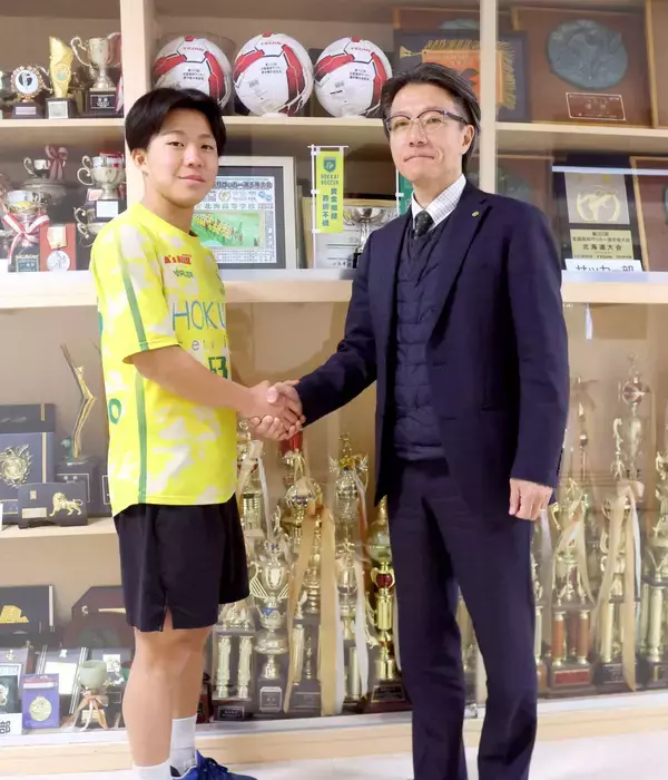 【高校サッカー】元Ｊ戦士の父と挑む北海ＭＦ萩野「最後に一緒に戦えるのはうれしい」全国選手権２９日初戦