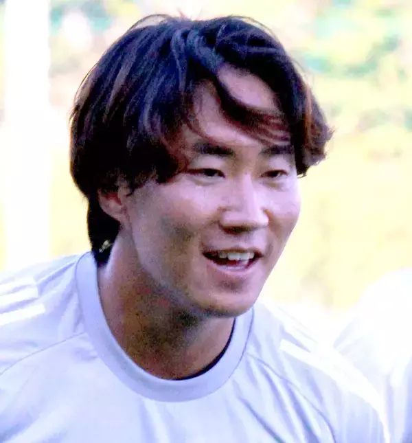 アントワープＤＦ綱島悠斗がベルギー移籍後初ゴール…ＧＫ野沢大志ブランドンとともに４―０勝利貢献