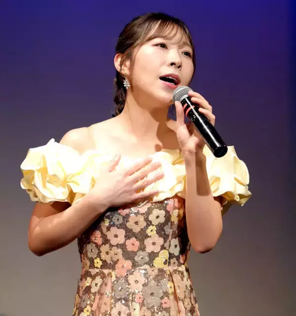 １５周年イヤーの岩佐美咲、秋元康氏から絶賛「歌がうまくなっている」