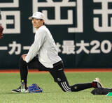 「【ソフトバンク】周東佑京が元気な姿を見せる　前夜１回表に緊急交代　塗り薬でアレルギー反応「大丈夫」西武戦はベンチ入りも欠場へ」の画像1