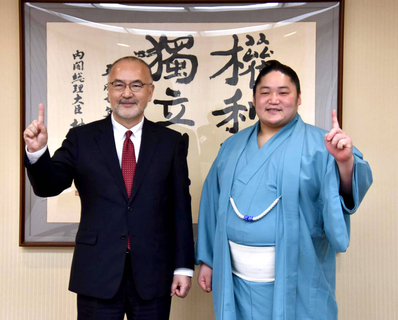 幕内・藤青雲、母校の明大を表敬訪問　先場所の新入幕＆敢闘賞を報告「しっかり結果を残して、あいさつに来れたので良かった」