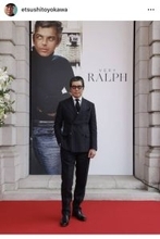 ６４歳・豊川悦司、約８か月ぶりの近影に「ああ、カッコいい」「スーツは反則」「変わらず素敵すぎます」