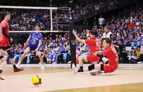 【バレー】高橋藍号泣「自分の力不足」　サントリー連覇の夢破れる　宿敵・大阪Ｂに０―３で終戦…ＳＶリーグ決勝