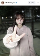 イコラブ・音嶋莉沙「夜のお散歩」パーカー×メガネでギャップ萌え！「メガネりさちーかわいい」「似合ってるよー！」