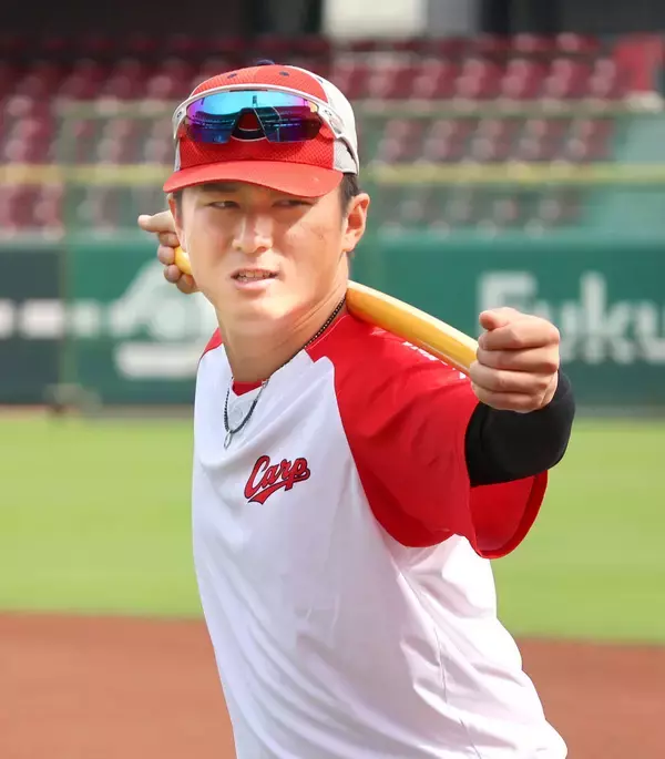 【広島】佐々木泰「外野の間抜ける長打を」　ＤｅＮＡ・牧のスイングと同水準１１５キロ視野に身体強化