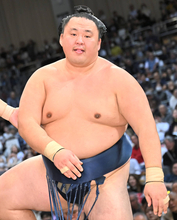 大相撲冬巡業で４１歳の玉鷲と日向丸が離脱　休場は１２人に