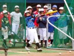 大田水門ボーイズ、大田スタジアムで硬式野球体験会開催　元プロ野球選手が熱烈指導