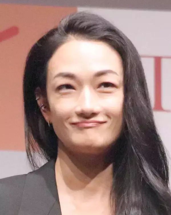 妊娠公表の冨永愛、お相手の俳優・⼭本一賢とは「現時点では籍入れておらず互いに協力し」所属事務所が回答