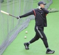 【巨人】吉川尚輝がダッシュやスローボール打ち「キャンプに入ってからしっかりと」リハビリ順調