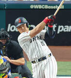 「岡本和真　２８年ロス五輪でリベンジ「選んでもらえるように頑張りたい」…侍ジャパンで唯一２安打も終戦「悔しいということに尽きる」　」の画像1