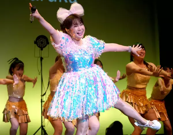 はるな愛、バースデーライブで「５４カラットになりました！」久々「エアあやや」披露、新曲はノルウェーで謎のヒット