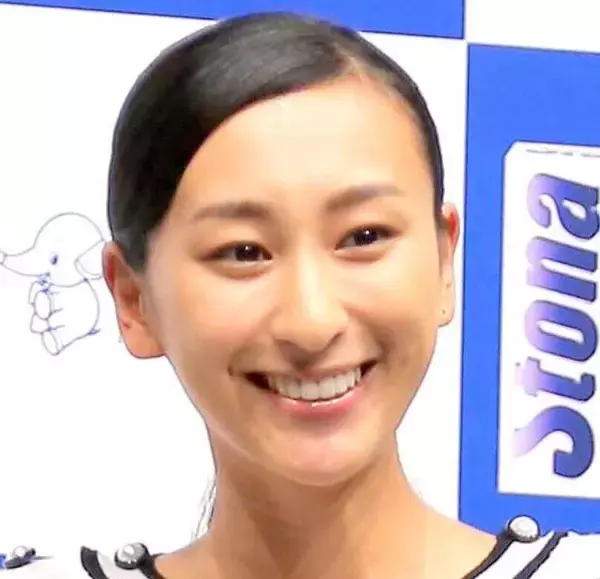 ３８歳・浅田舞、１７歳の時と変わらない体形維持の理由激白「老いに関しては止められないと思ってるんですけど…」