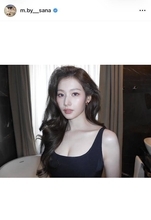 ＴＷＩＣＥ・サナ、デコルテあらわな黒のノースリーブ姿「ちょ、えぐい」「ノンストップ綺麗」フォロワーも驚がく